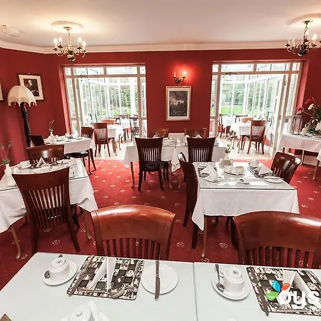 Waterloo Town House & Hotell 4*
