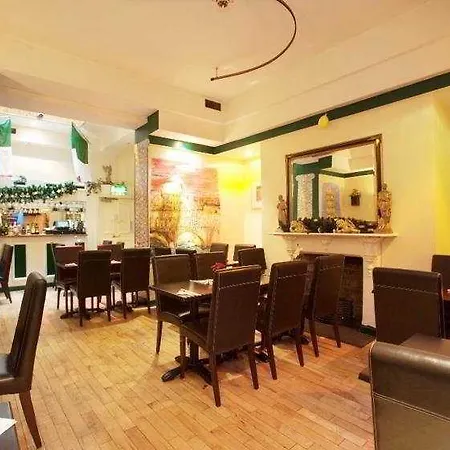 Lynams Hotel