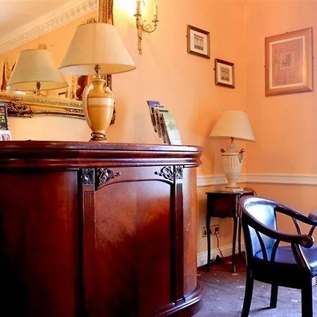 Hotel Lynams 2*