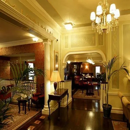 Hotel Buswells