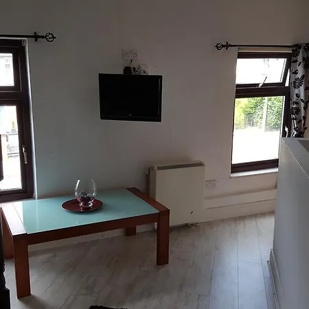 דירה Malahide Road Flat *