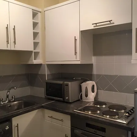 Apartment Tara Street Apartment- Dublin City Centre