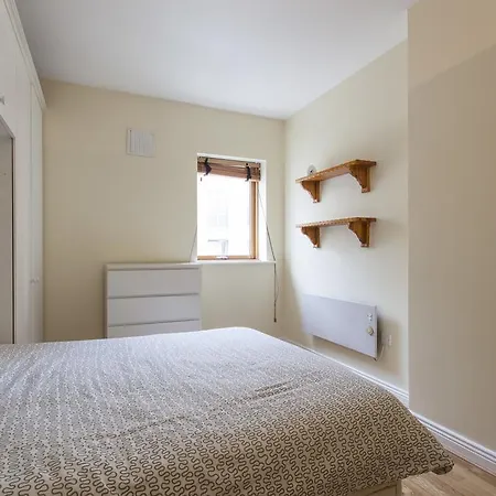 Apartment Tara Street Apartment- Dublin City Centre Dublin