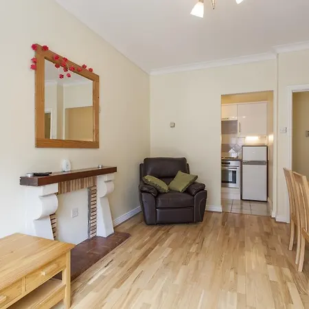 Tara Street Apartment- Dublin City Centre Apartment *