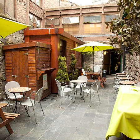 Isaacs Hostal *