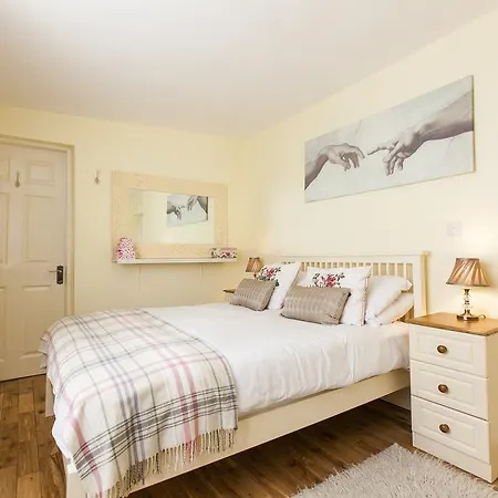 Apartment Vacation Rentals *