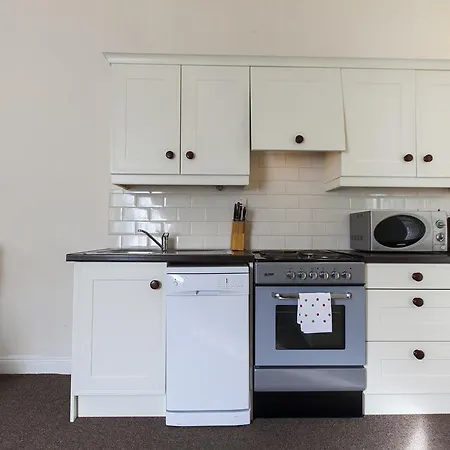 Apartment Vacation Rentals *