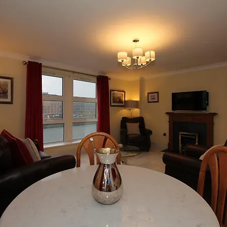 Sir John Rodgersons Quay Apartment *