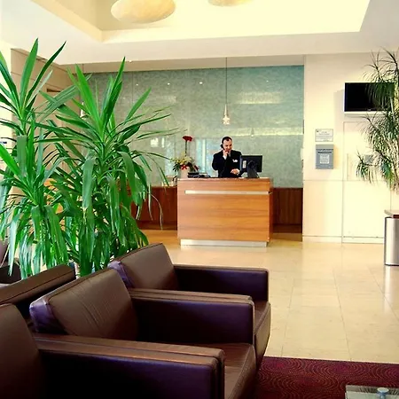 Maldron Smithfield City 4*