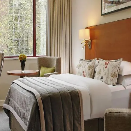 Mespil Hotel 4*
