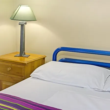 Isaacs Hostal *