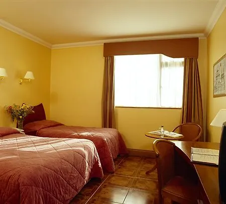 Uppercross House 3*