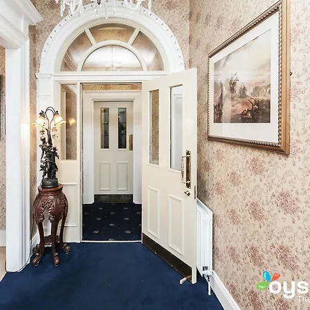 Waterloo Town House &