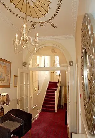 Гостевой дом Latchfords Townhouse 3*