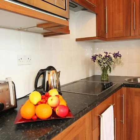 Latchfords Townhouse Гостевой дом 3*