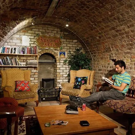 Isaacs Hostal