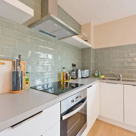 2 Bedroom Rooftop In Temple Bar Sleeps 6 * Dublin