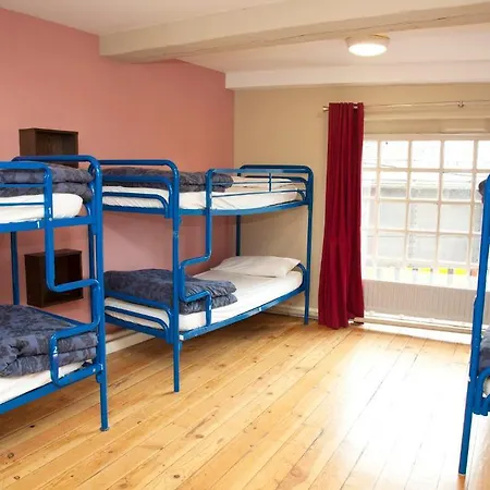 Isaacs Hostal *