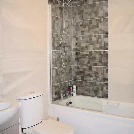 Two Bedroom In Apartamento