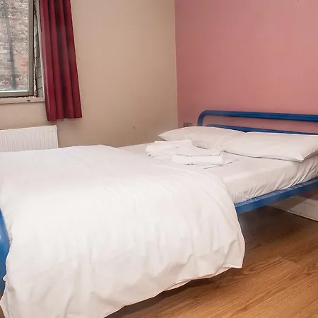 Isaacs Hostal