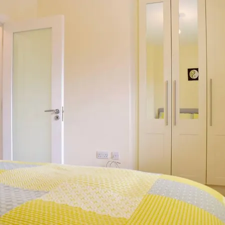 Apartament 2 Bedroom House Near Centre *