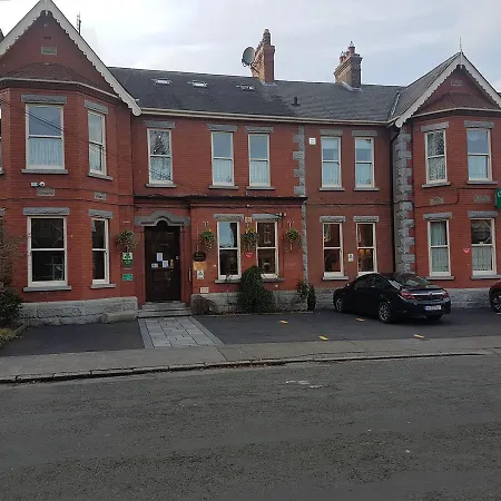 Egans House 3*