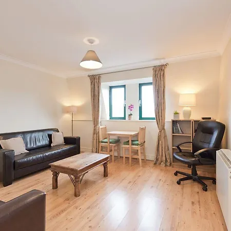 St. Stephens Green D2 Apartment *