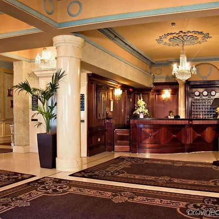 Buswells Hotel 3*