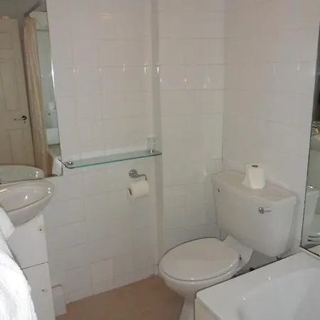 Leeson Downtown Hotel 2*