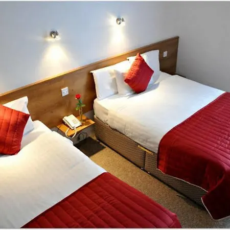 Maple Hotel 2*