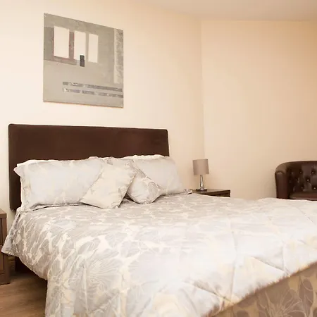 Lägenhetshotell Broc House 4*