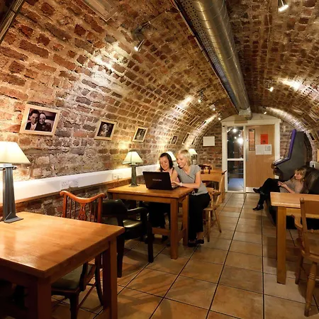 Hostal Isaacs
