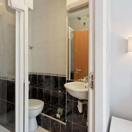 Riverhouse Of Temple Bar Hotel 2*