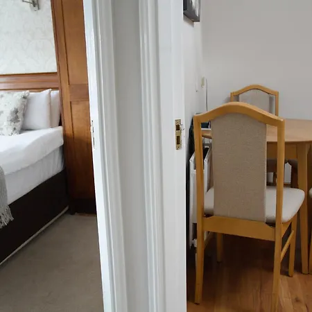 Latchfords Townhouse Гостевой дом Дублин
