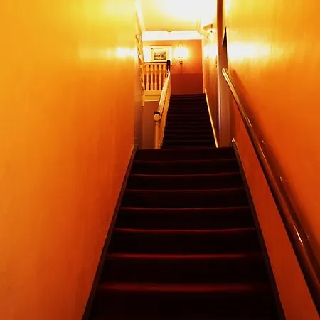 Hotel Lynams 2*