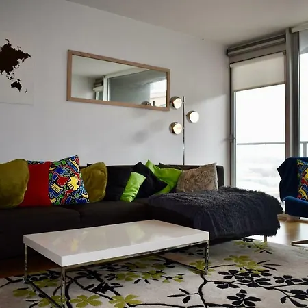 Bright 2 Bedrooms Near The 3 Arena Apartamento *