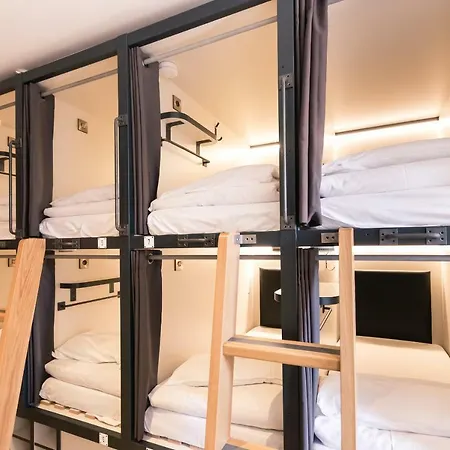 Latroupe Jacobs Hostel