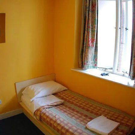 Avalon House بيت شباب