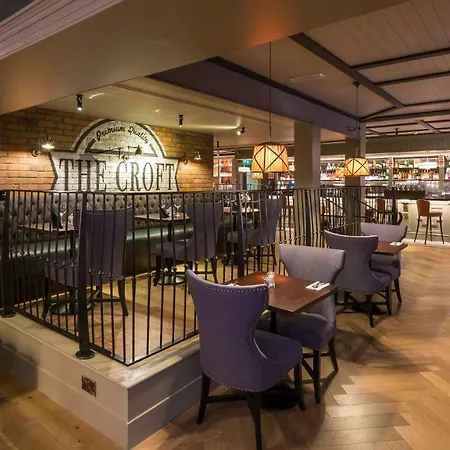 Hotel Bonnington & Leisure Centre 4*