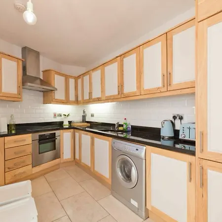 2 Bedroom Centre With Patio Sleeps 6 Apartamento