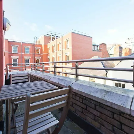 2 Bedroom Centre With Patio Sleeps 6 Dublín