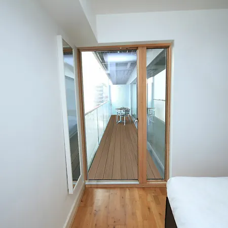 Magnificent Waterview Forbes Street * Dublín