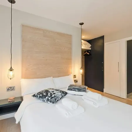 2 Bedroom Rooftop In Temple Bar Sleeps 6 Dublin