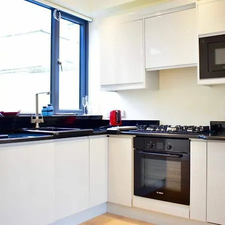 Apartament 2 Bedroom House Near Centre