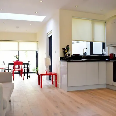 Apartament 2 Bedroom House Near Centre *