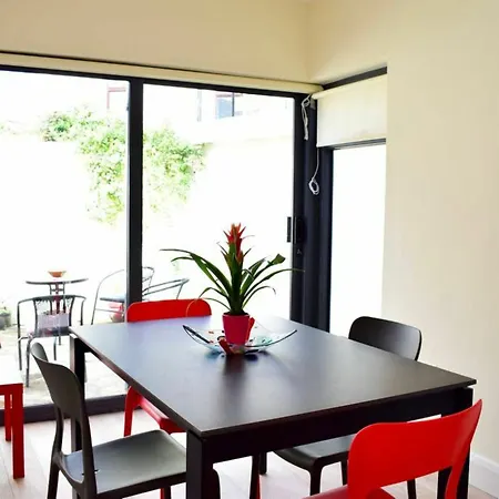 Apartament 2 Bedroom House Near Centre *