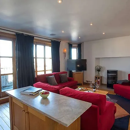 The Clarence 4*