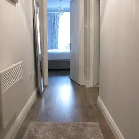 Centre Ifsc - 2 Bedroom Apartment