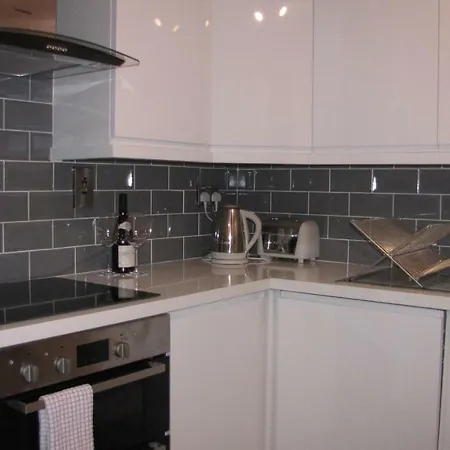 Centre Ifsc - 2 Bedroom Apartment *