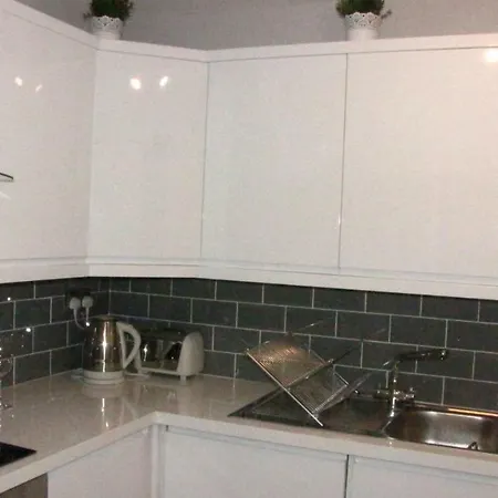 Centre Ifsc - 2 Bedroom Apartment *